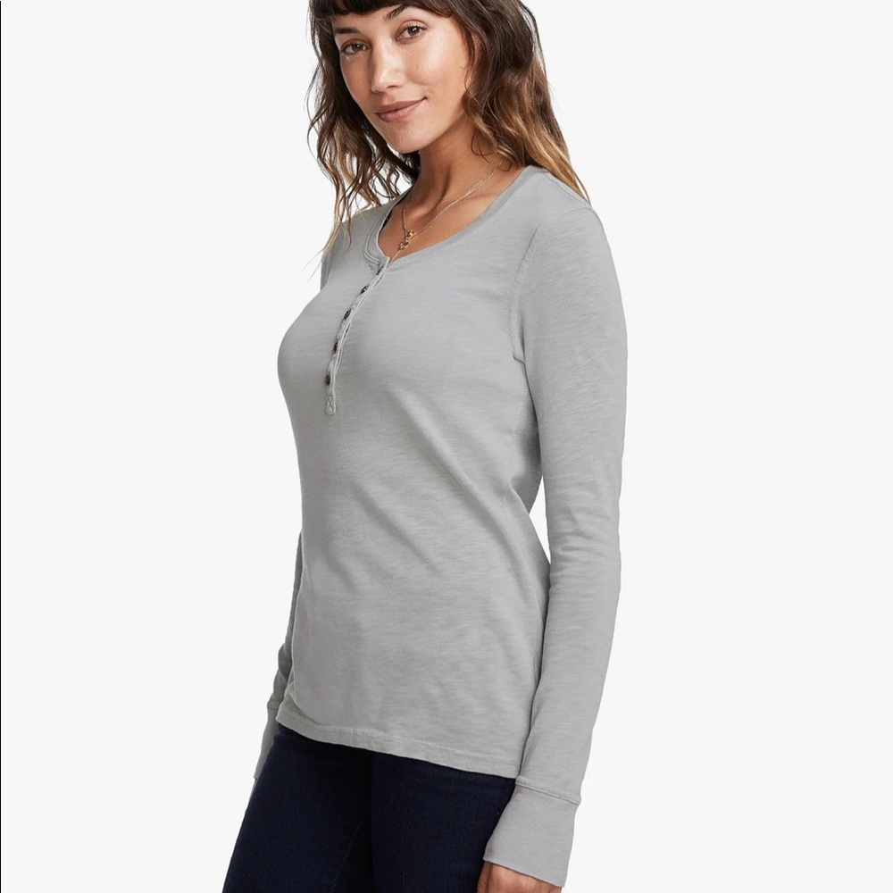 American Giant Premium Slub Long Sleeve Henley Tee in Cement, Women’s SMALL